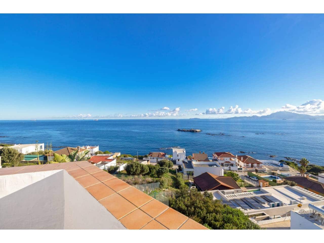 4 sypialnia Willa na sprzedaż w Algeciras z basenem garażem - 825 000 € (Ref: 9488122)