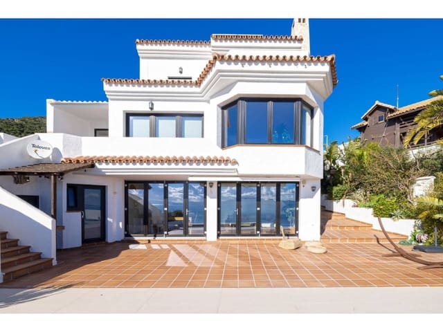 4 sypialnia Willa na sprzedaż w Algeciras z basenem garażem - 825 000 € (Ref: 9488122)