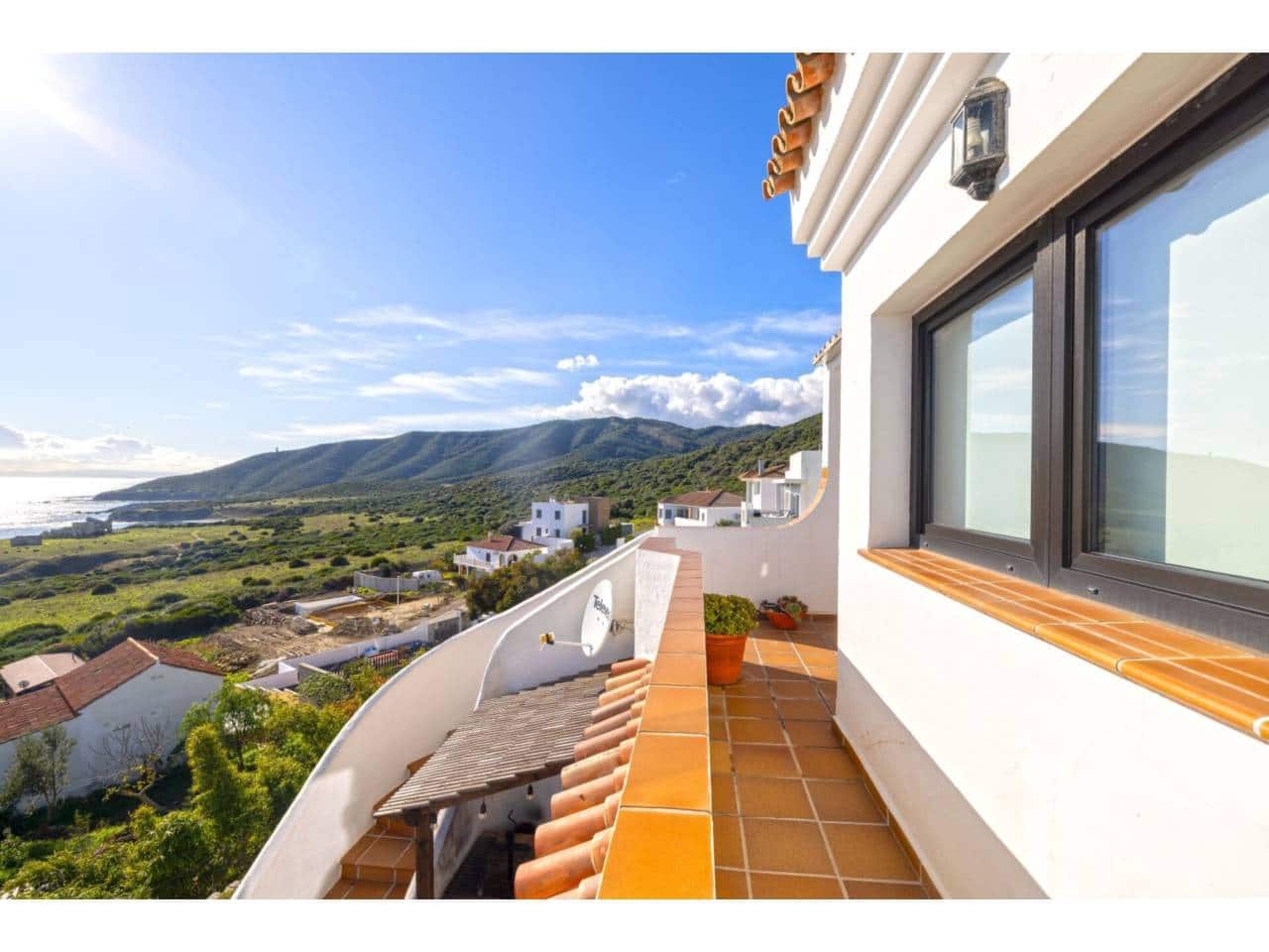 4 sypialnia Willa na sprzedaż w Algeciras z basenem garażem - 825 000 € (Ref: 9488122)