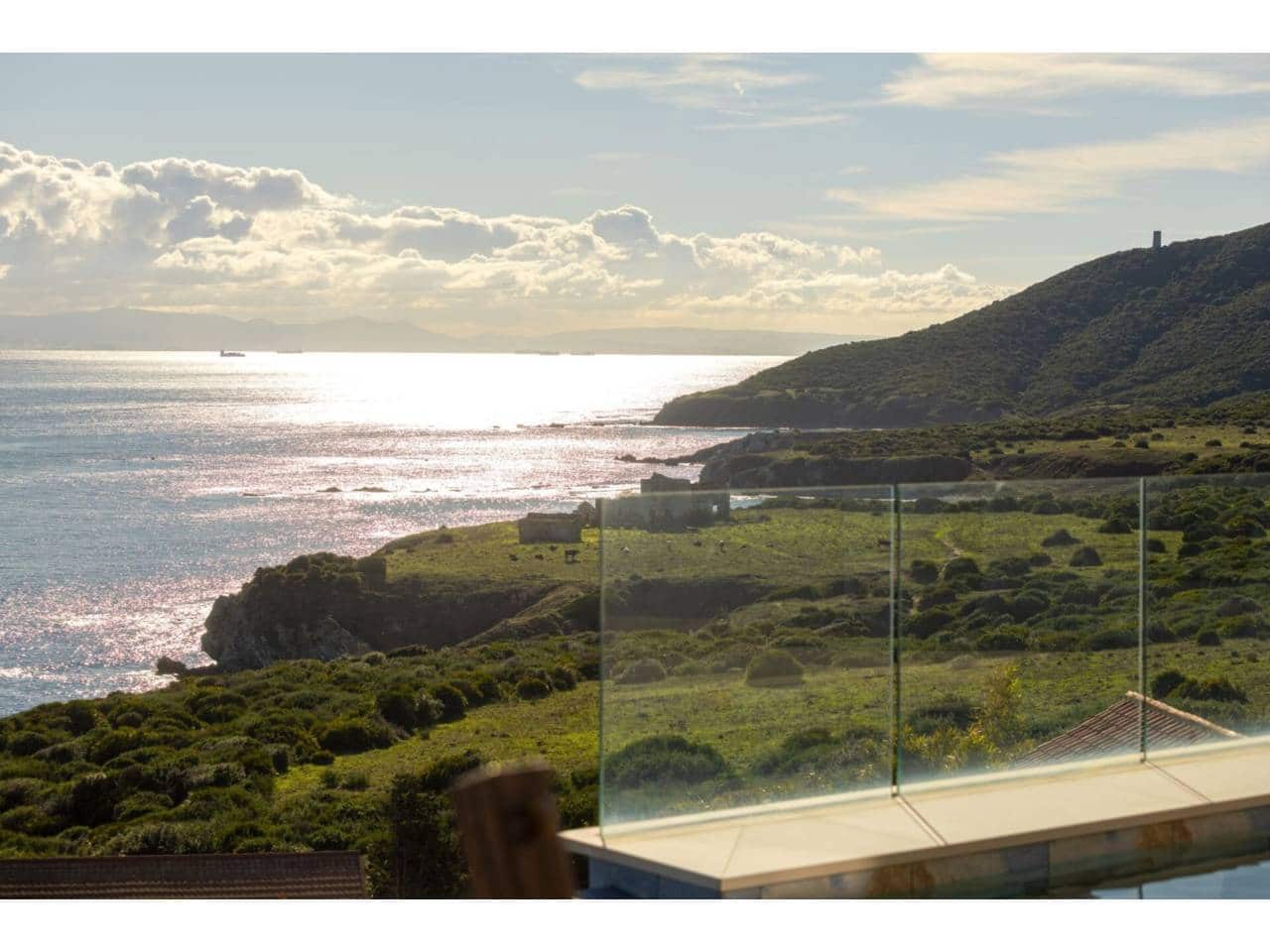 4 sypialnia Willa na sprzedaż w Algeciras z basenem garażem - 825 000 € (Ref: 9488122)