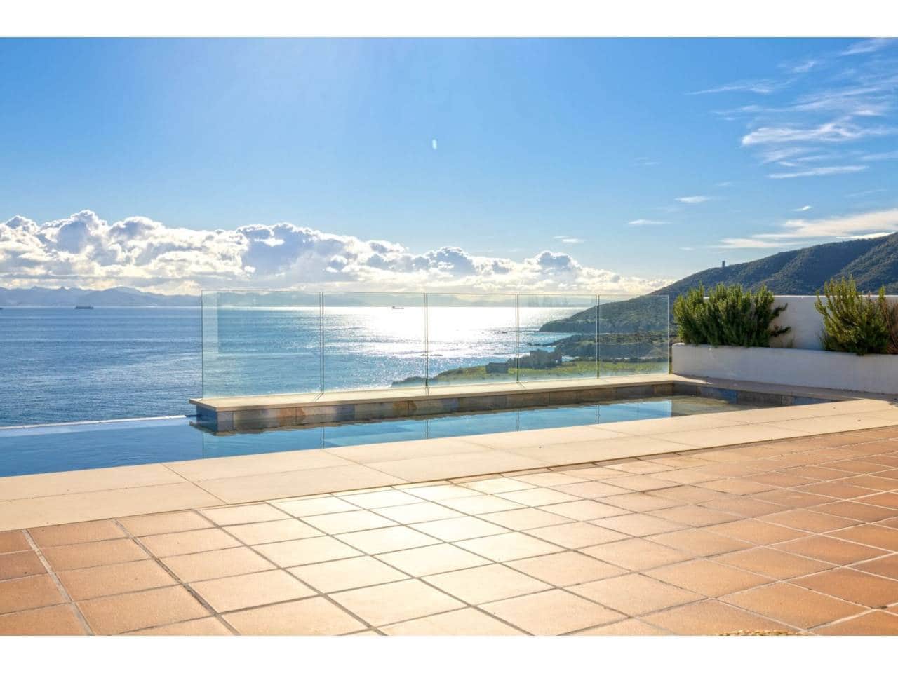 4 sypialnia Willa na sprzedaż w Algeciras z basenem garażem - 825 000 € (Ref: 9488122)