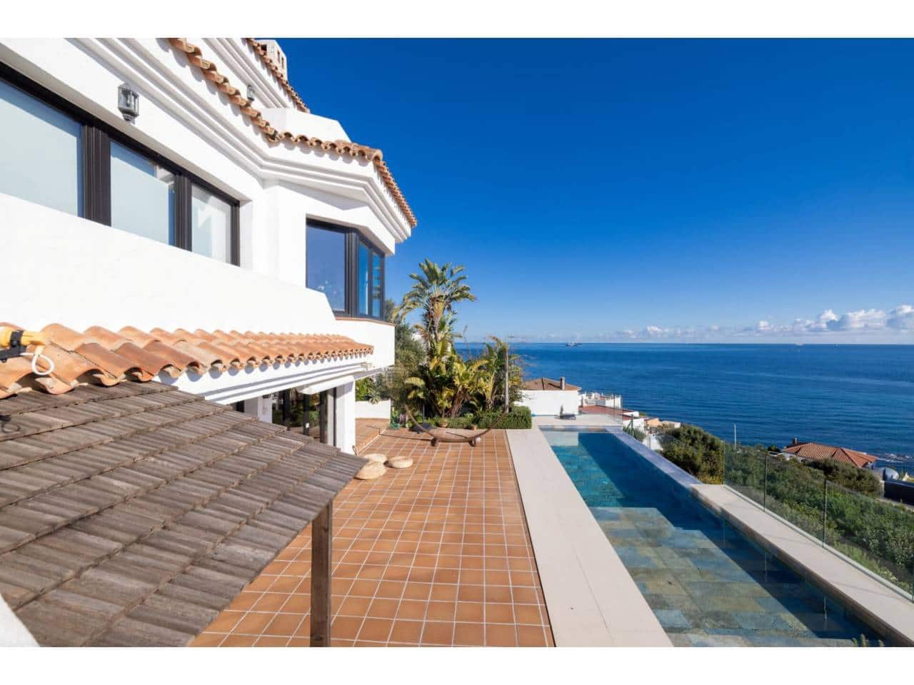 4 sypialnia Willa na sprzedaż w Algeciras z basenem garażem - 825 000 € (Ref: 9488122)