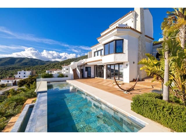 4 sypialnia Willa na sprzedaż w Algeciras z basenem garażem - 825 000 € (Ref: 9488122)