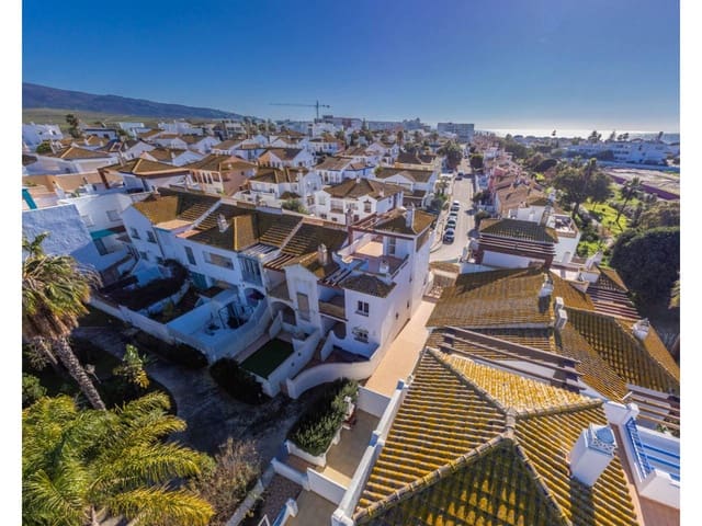 Casa de 3 habitaciones en Zahara de los Atunes, Barbate en venta con piscina garaje - 600.000 € (Ref: 9508195)