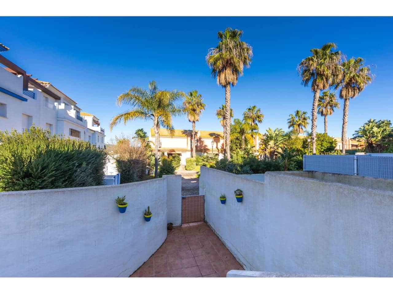 Casa de 3 habitaciones en Zahara de los Atunes en venta con piscina garaje - 600.000 € (Ref: 9508195)