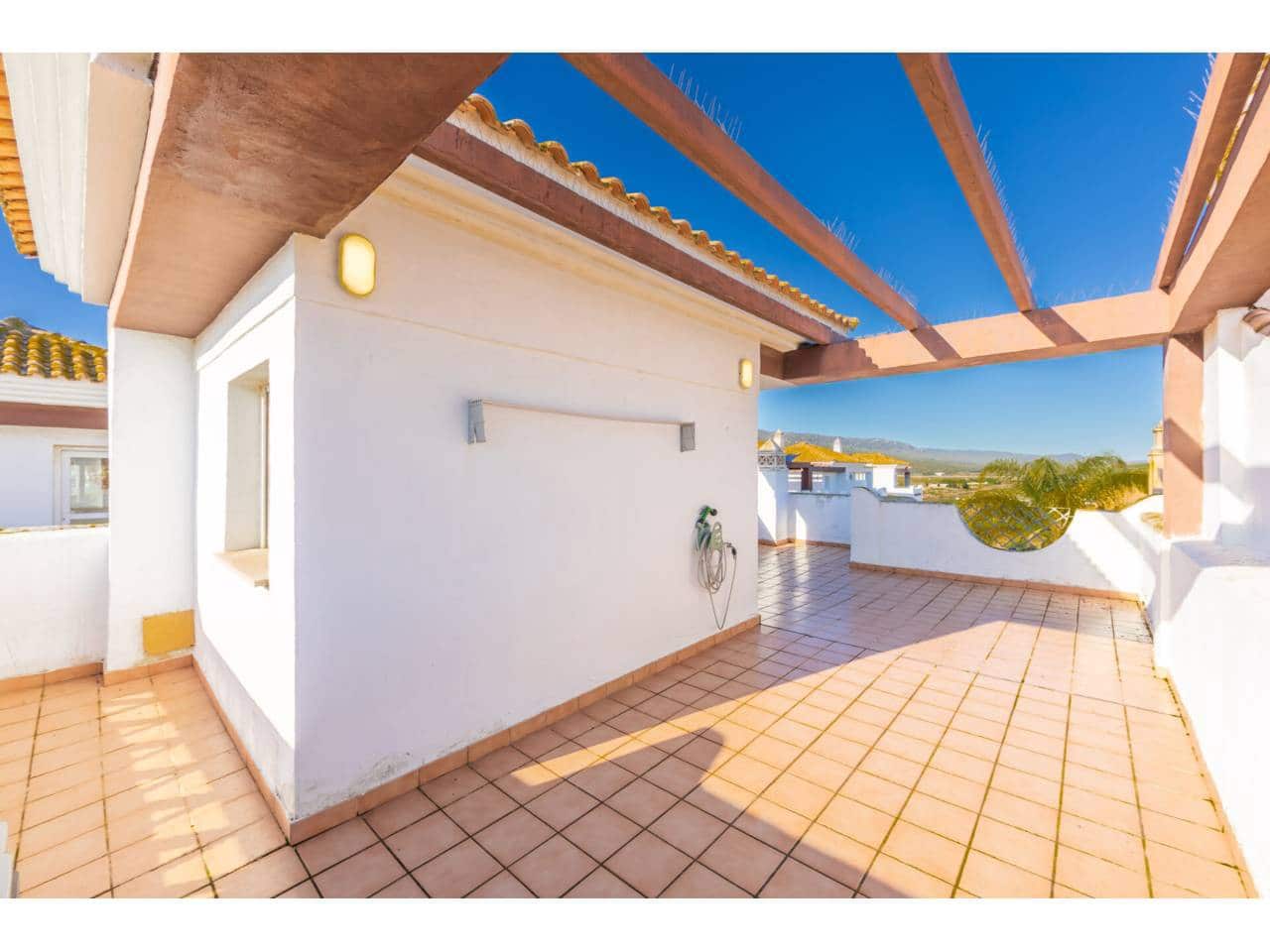 Casa de 3 habitaciones en Zahara de los Atunes en venta con piscina garaje - 600.000 € (Ref: 9508195)