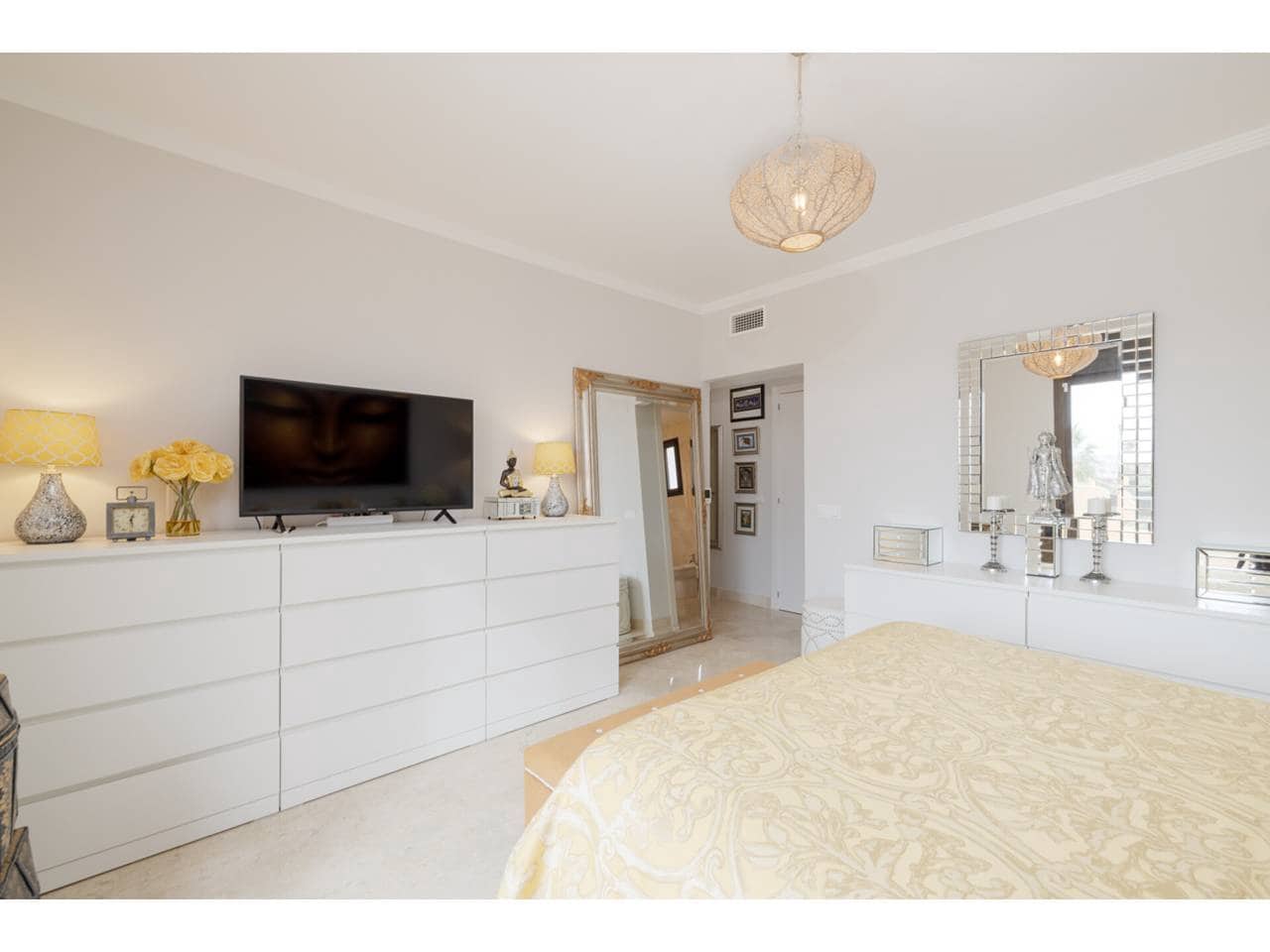 2 chambre Penthouse à vendre à Casares avec piscine garage - 490 000 € (Ref: 9526034)