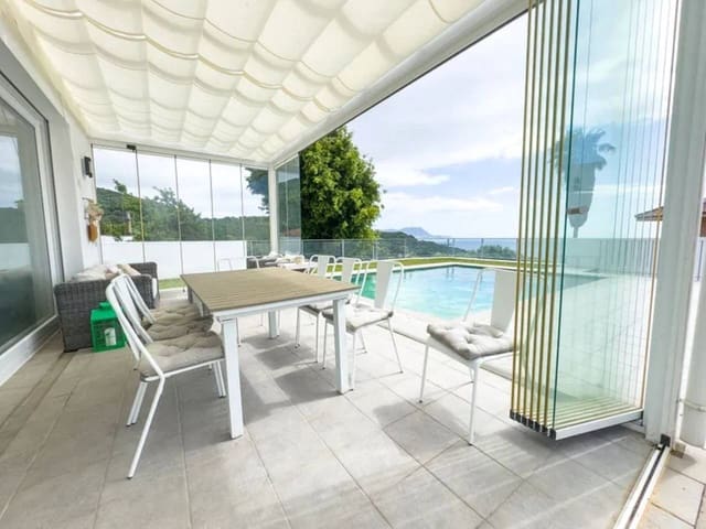 4 camera da letto Villa in vendita in Algeciras con piscina garage - 895.000 € (Rif: 9529503)