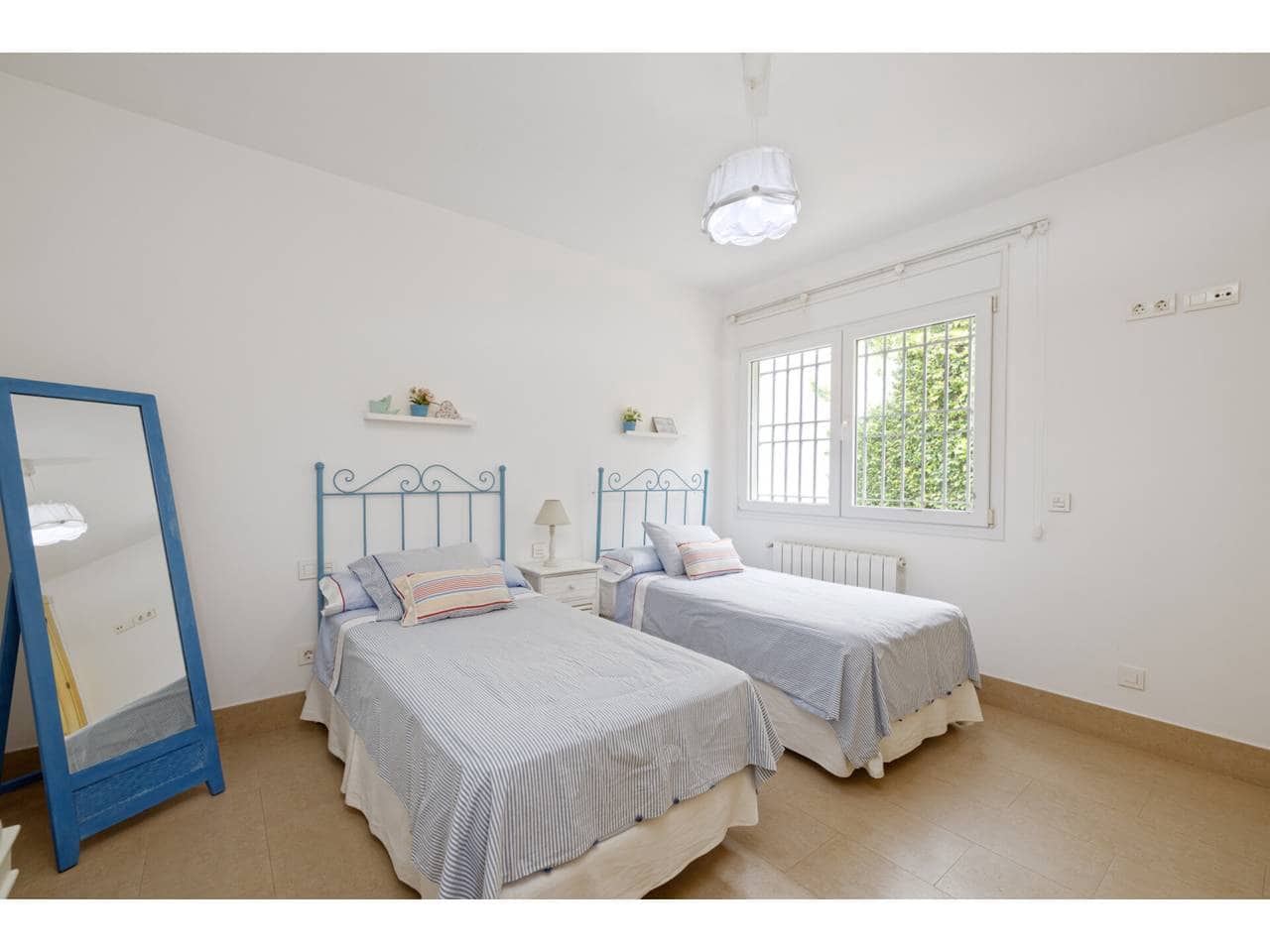 4 camera da letto Villa in vendita in Algeciras con piscina garage - 895.000 € (Rif: 9529503)