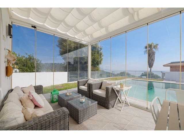 Chalet de 4 habitaciones en Algeciras en venta con piscina garaje - 895.000 € (Ref: 9529503)