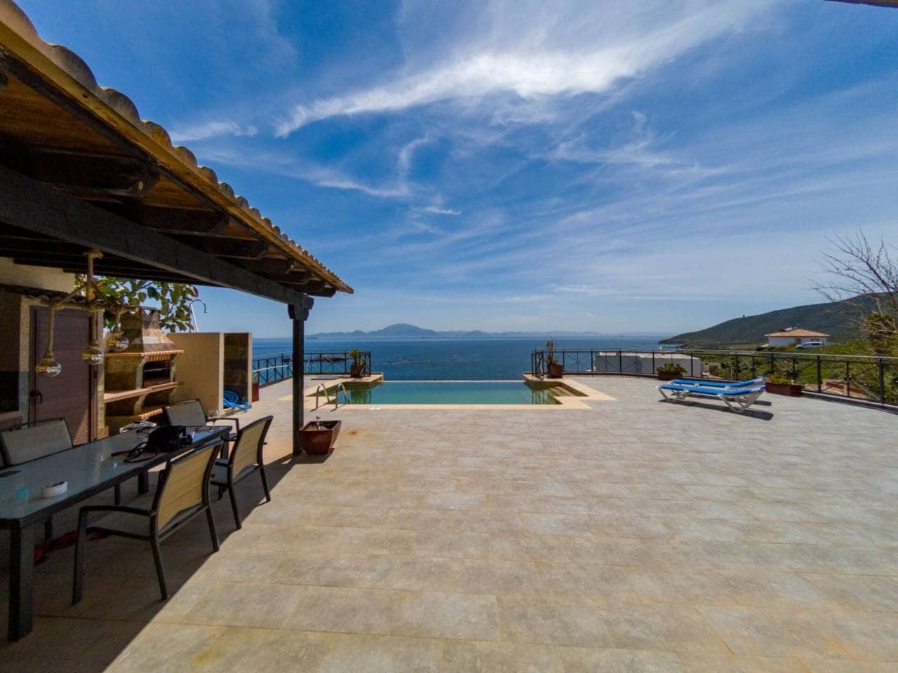 3 camera da letto Villa in vendita in Algeciras con piscina garage - 849.000 € (Rif: 9540656)