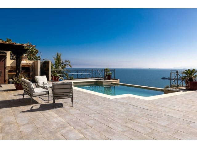 3 soverom Villa til salgs i Algeciras med svømmebasseng garasje - € 849 000 (Ref: 9540656)