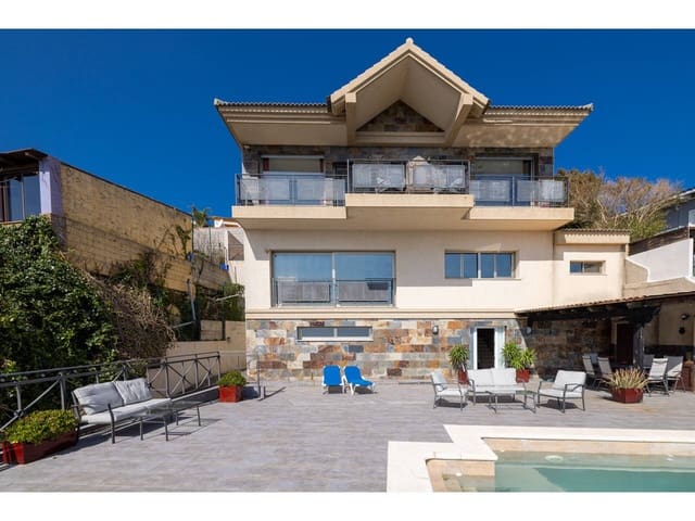 3 soverom Villa til salgs i Algeciras med svømmebasseng garasje - € 849 000 (Ref: 9540656)