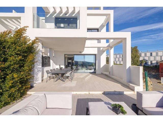 3 soveværelse Byhus til salg i Manilva med swimmingpool garage - € 699.000 (Ref: 9542795)