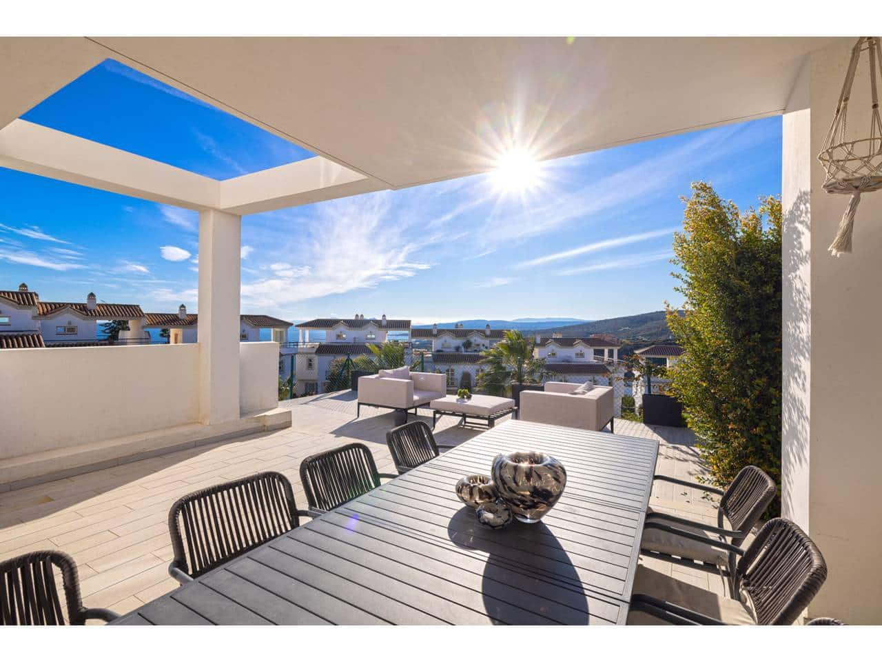 3 soveværelse Byhus til salg i Manilva med swimmingpool garage - € 699.000 (Ref: 9542795)