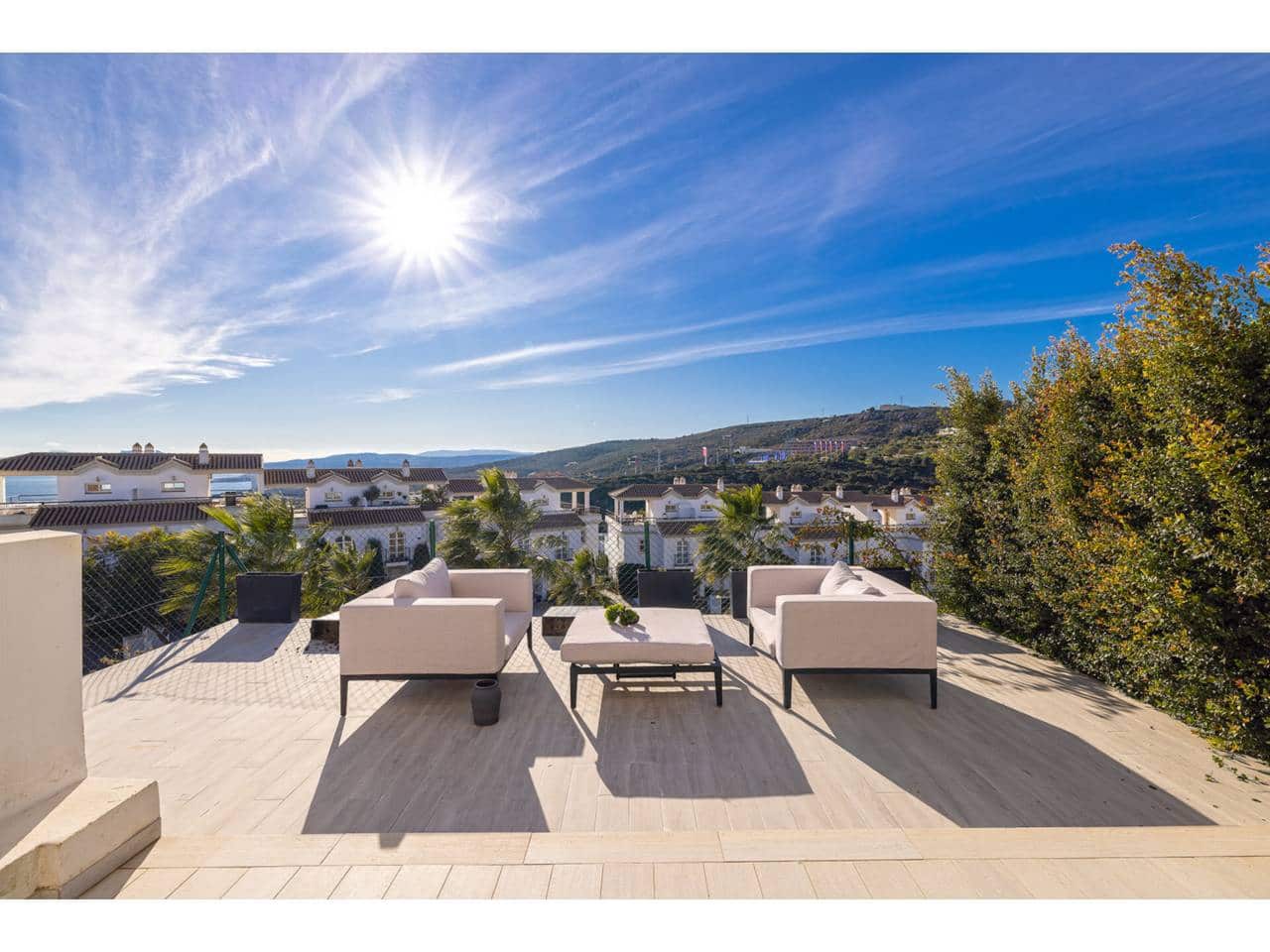 3 soveværelse Byhus til salg i Manilva med swimmingpool garage - € 699.000 (Ref: 9542795)