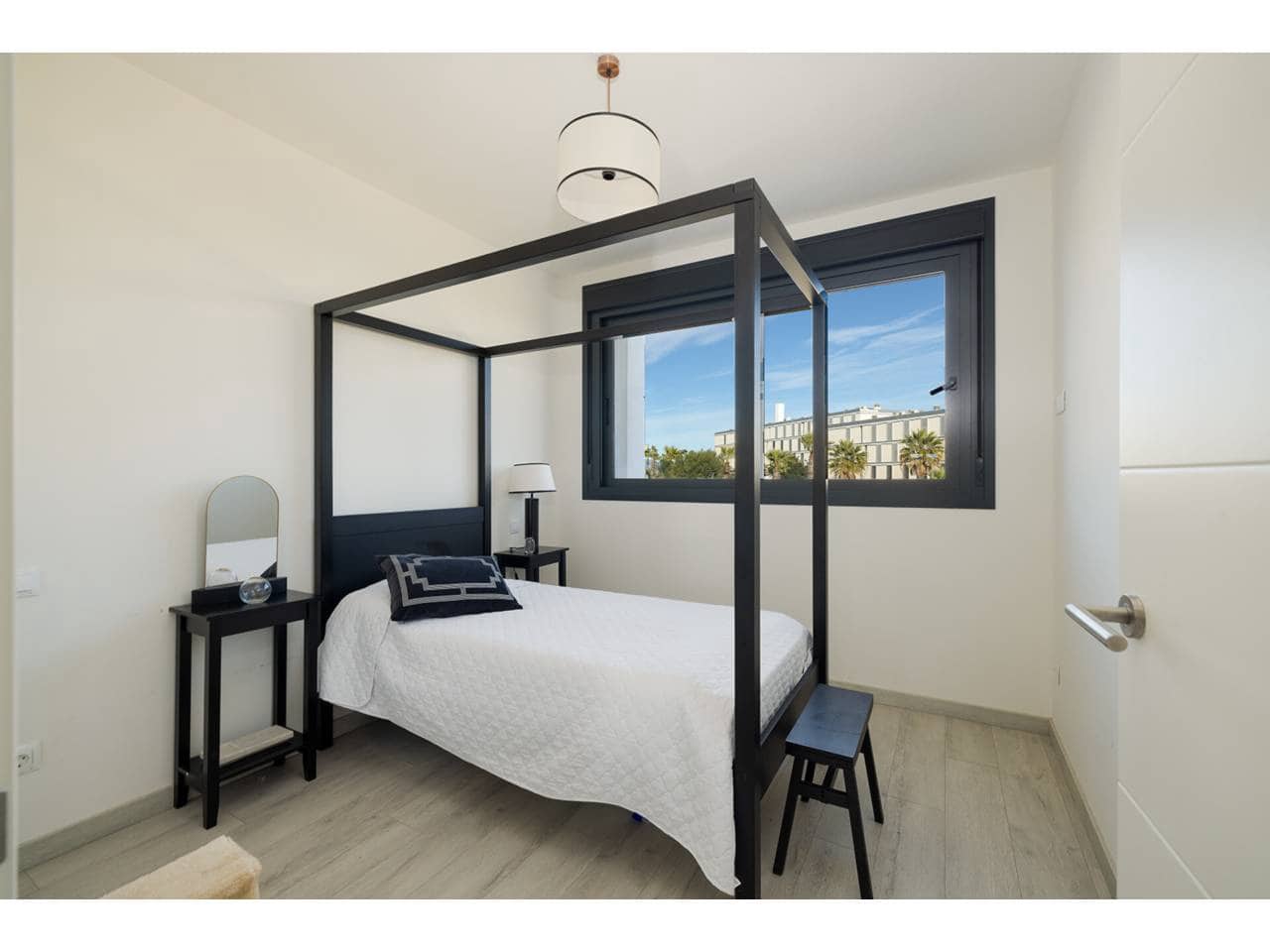 3 soveværelse Byhus til salg i Manilva med swimmingpool garage - € 699.000 (Ref: 9542795)