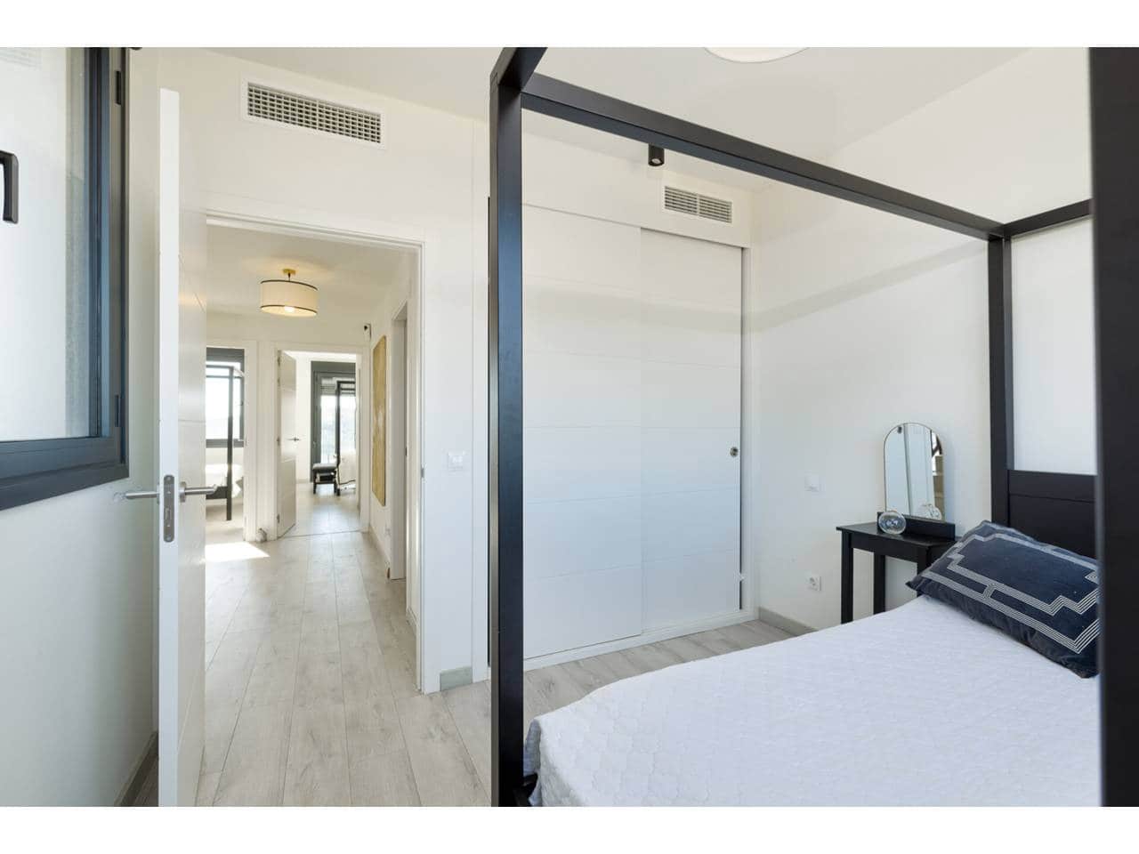 3 soveværelse Byhus til salg i Manilva med swimmingpool garage - € 699.000 (Ref: 9542795)