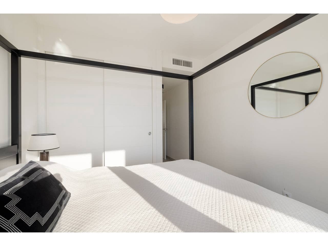 3 soveværelse Byhus til salg i Manilva med swimmingpool garage - € 699.000 (Ref: 9542795)