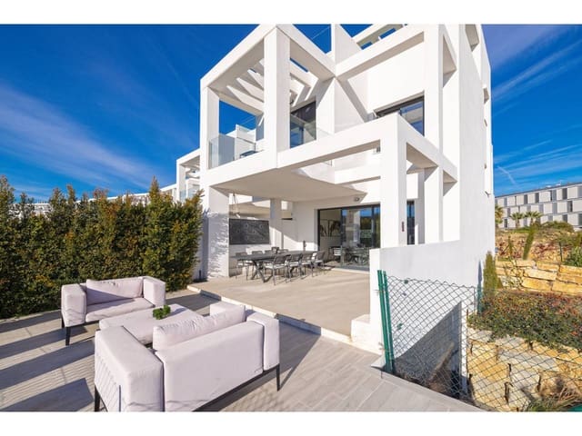 3 soveværelse Byhus til salg i Manilva med swimmingpool garage - € 699.000 (Ref: 9542795)