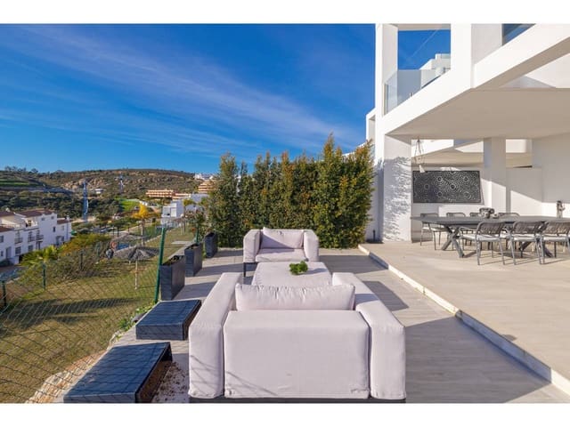 3 soveværelse Byhus til salg i Manilva med swimmingpool garage - € 699.000 (Ref: 9542795)