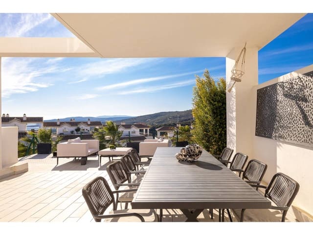 3 soveværelse Byhus til salg i Manilva med swimmingpool garage - € 699.000 (Ref: 9542795)