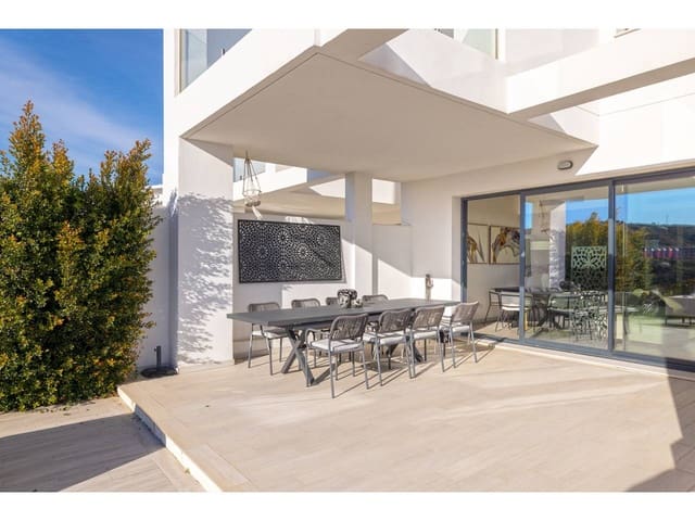 3 soveværelse Byhus til salg i Manilva med swimmingpool garage - € 699.000 (Ref: 9542795)