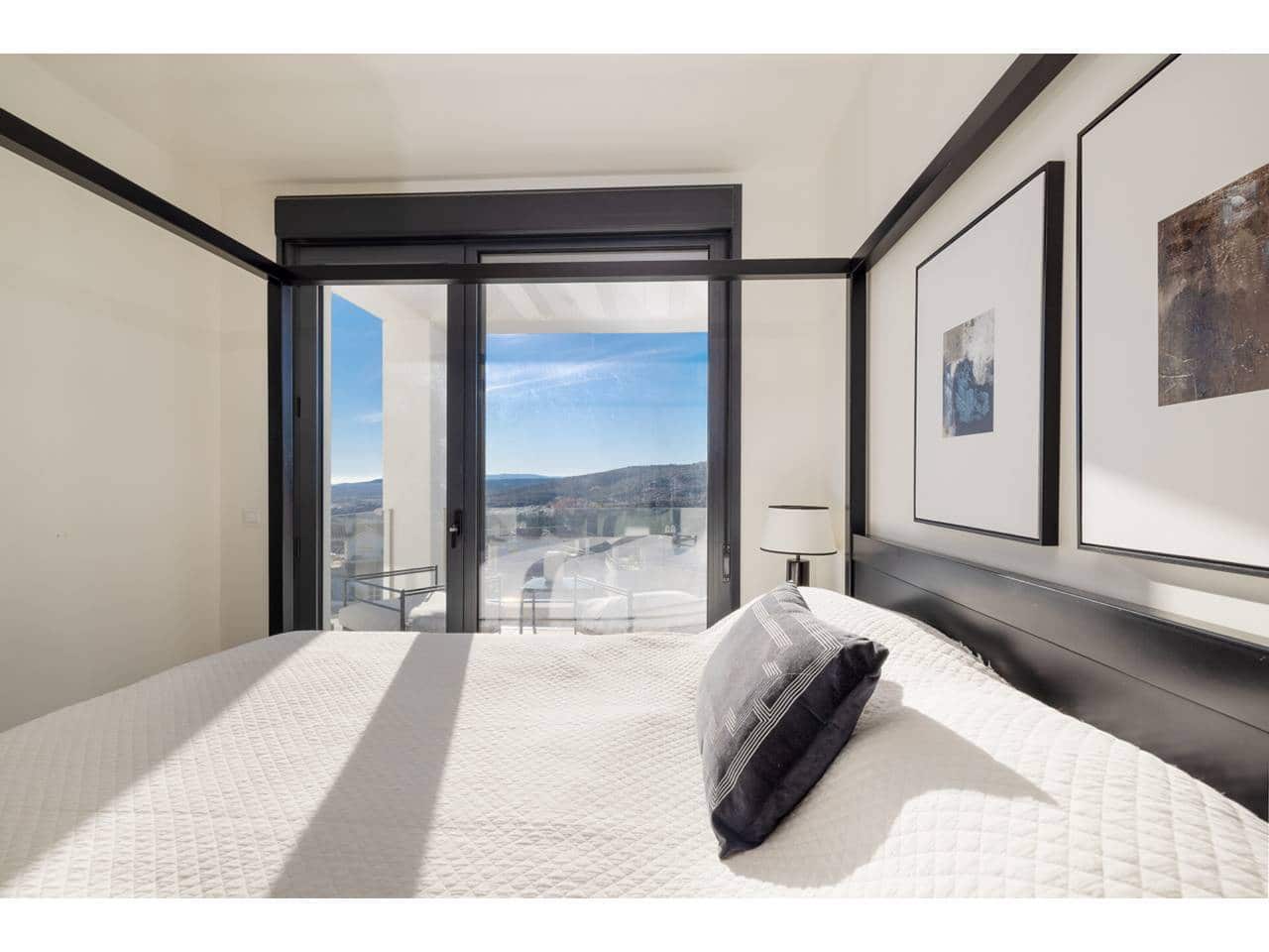 3 soveværelse Byhus til salg i Manilva med swimmingpool garage - € 699.000 (Ref: 9542795)