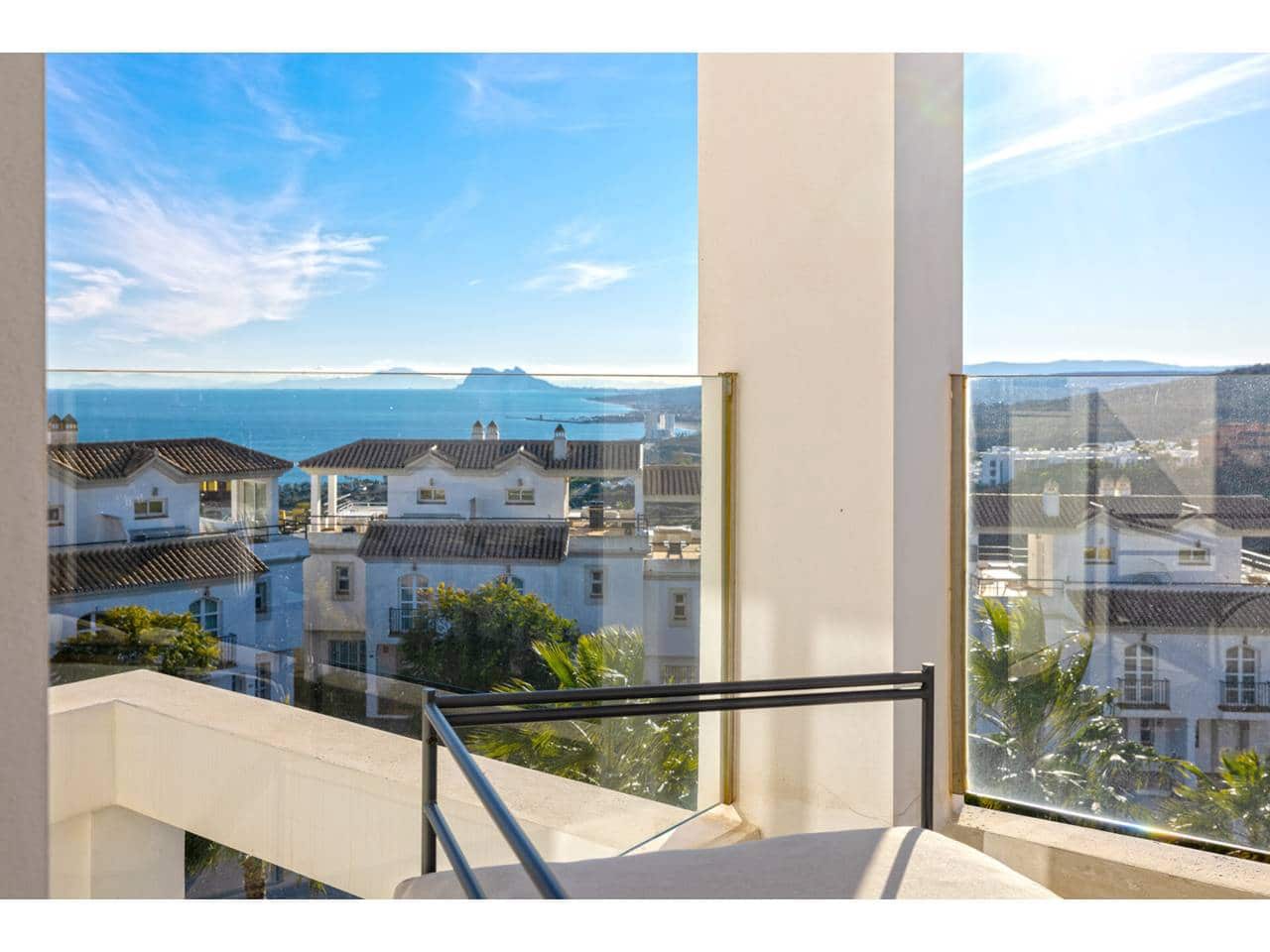 3 soveværelse Byhus til salg i Manilva med swimmingpool garage - € 699.000 (Ref: 9542795)