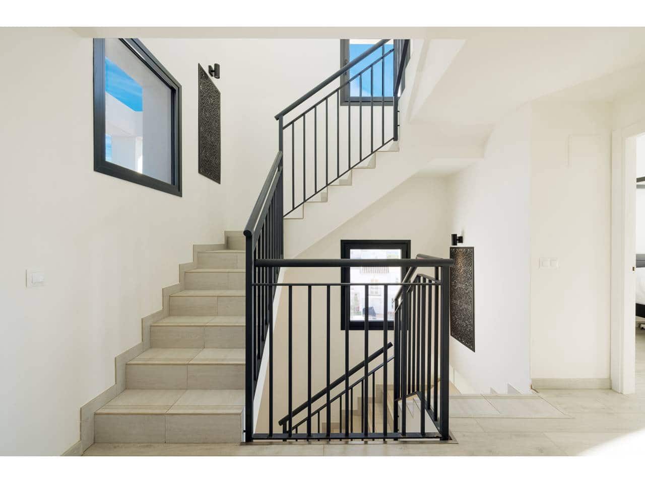 3 soveværelse Byhus til salg i Manilva med swimmingpool garage - € 699.000 (Ref: 9542795)