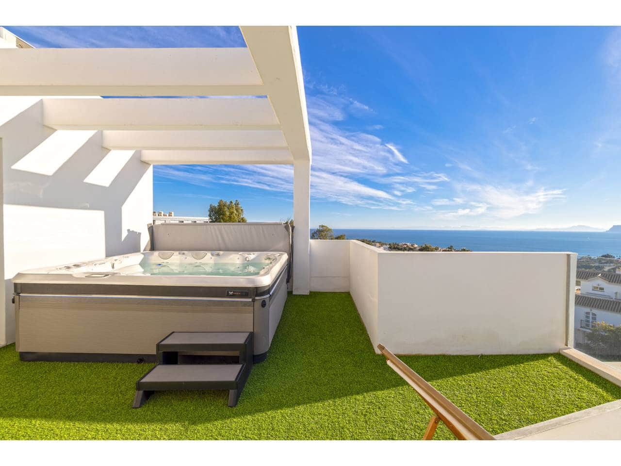 3 soveværelse Byhus til salg i Manilva med swimmingpool garage - € 699.000 (Ref: 9542795)