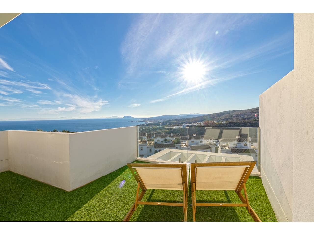 3 soveværelse Byhus til salg i Manilva med swimmingpool garage - € 699.000 (Ref: 9542795)