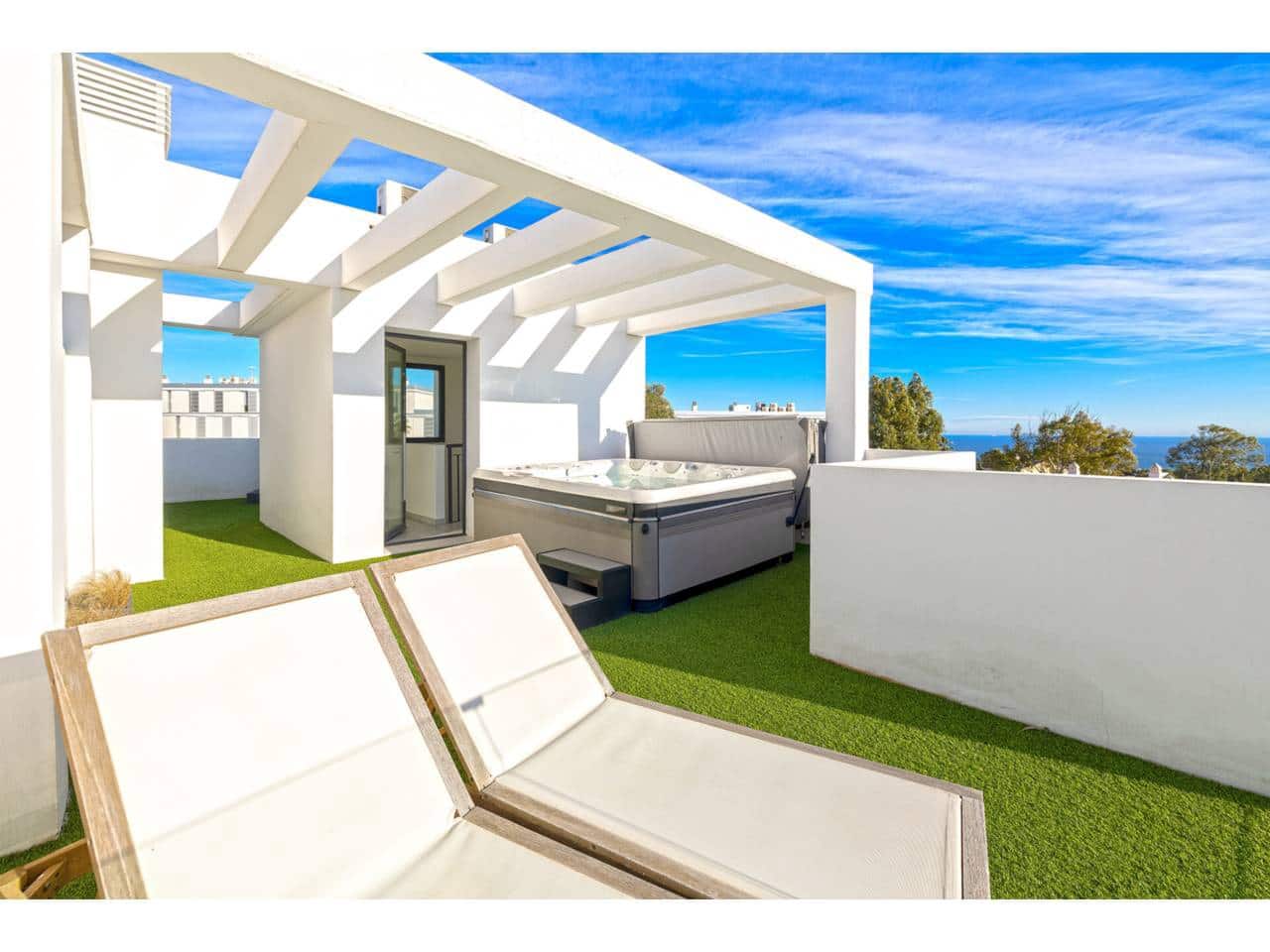 3 soveværelse Byhus til salg i Manilva med swimmingpool garage - € 699.000 (Ref: 9542795)