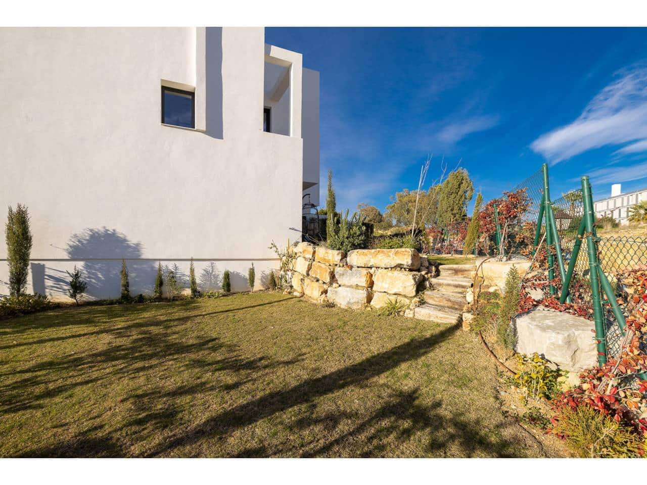 3 soveværelse Byhus til salg i Manilva med swimmingpool garage - € 699.000 (Ref: 9542795)