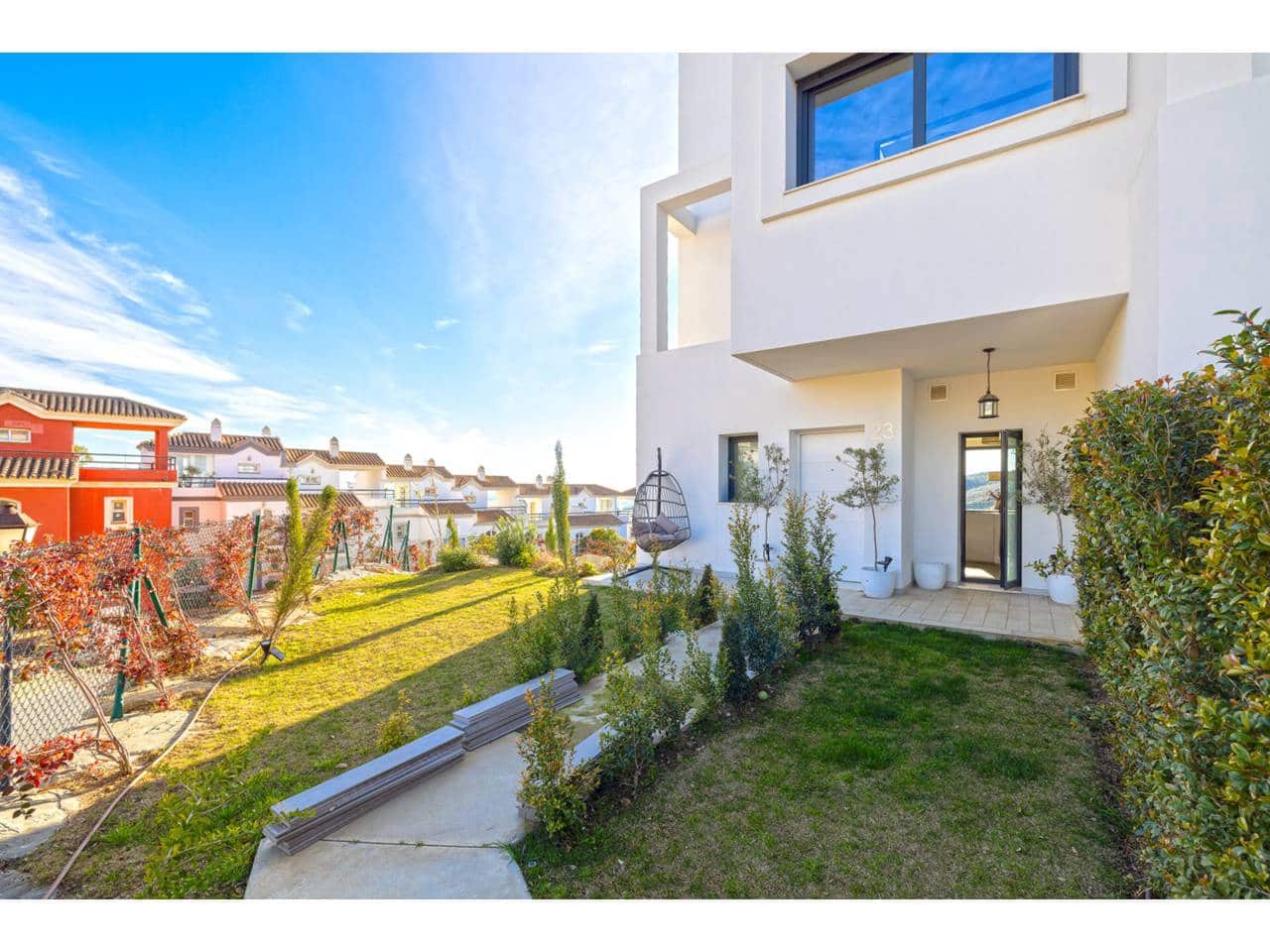 3 soveværelse Byhus til salg i Manilva med swimmingpool garage - € 699.000 (Ref: 9542795)