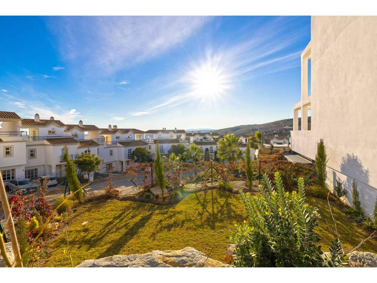 3 soveværelse Byhus til salg i Manilva med swimmingpool garage - € 699.000 (Ref: 9542795)