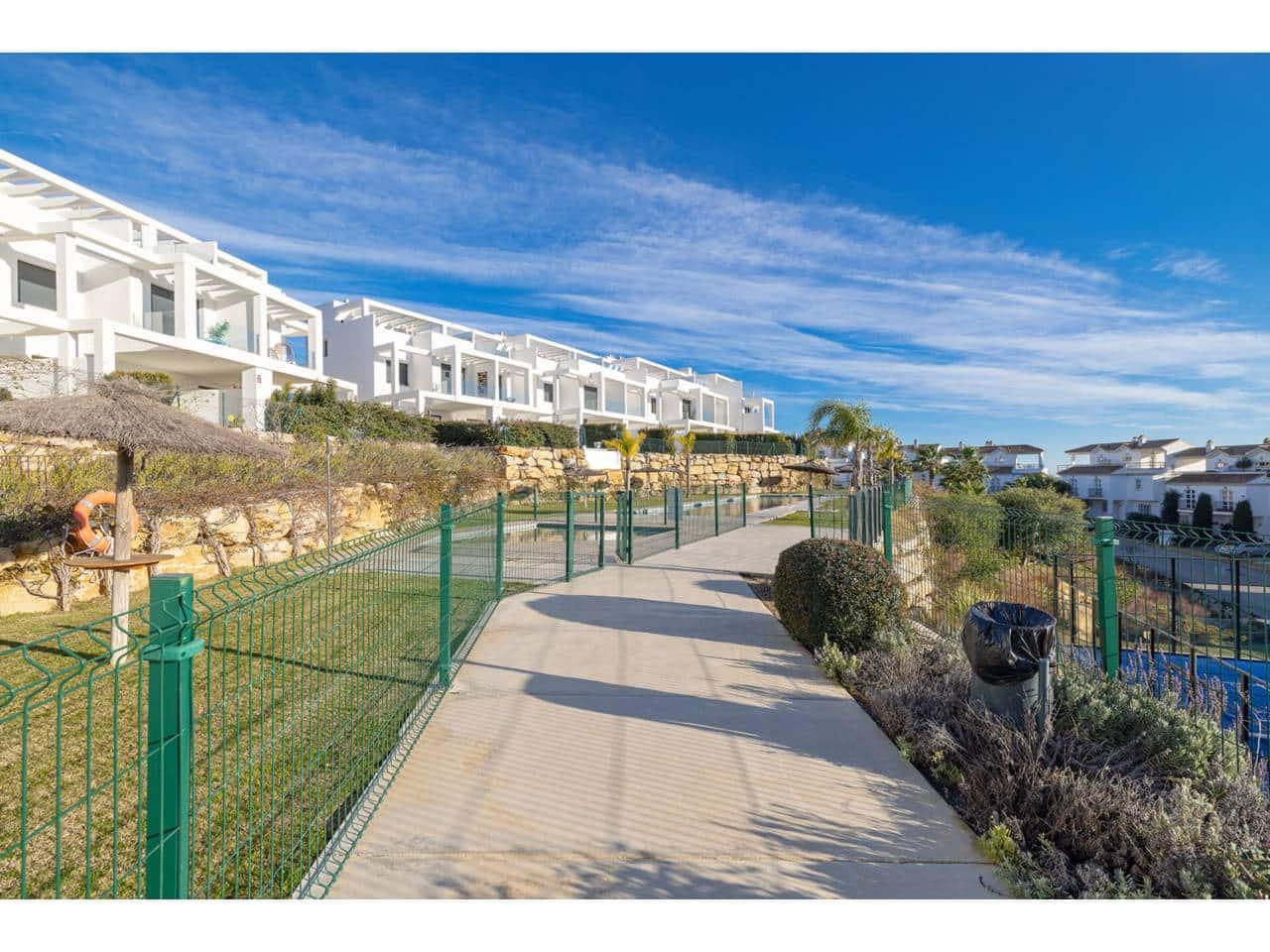 3 soveværelse Byhus til salg i Manilva med swimmingpool garage - € 699.000 (Ref: 9542795)