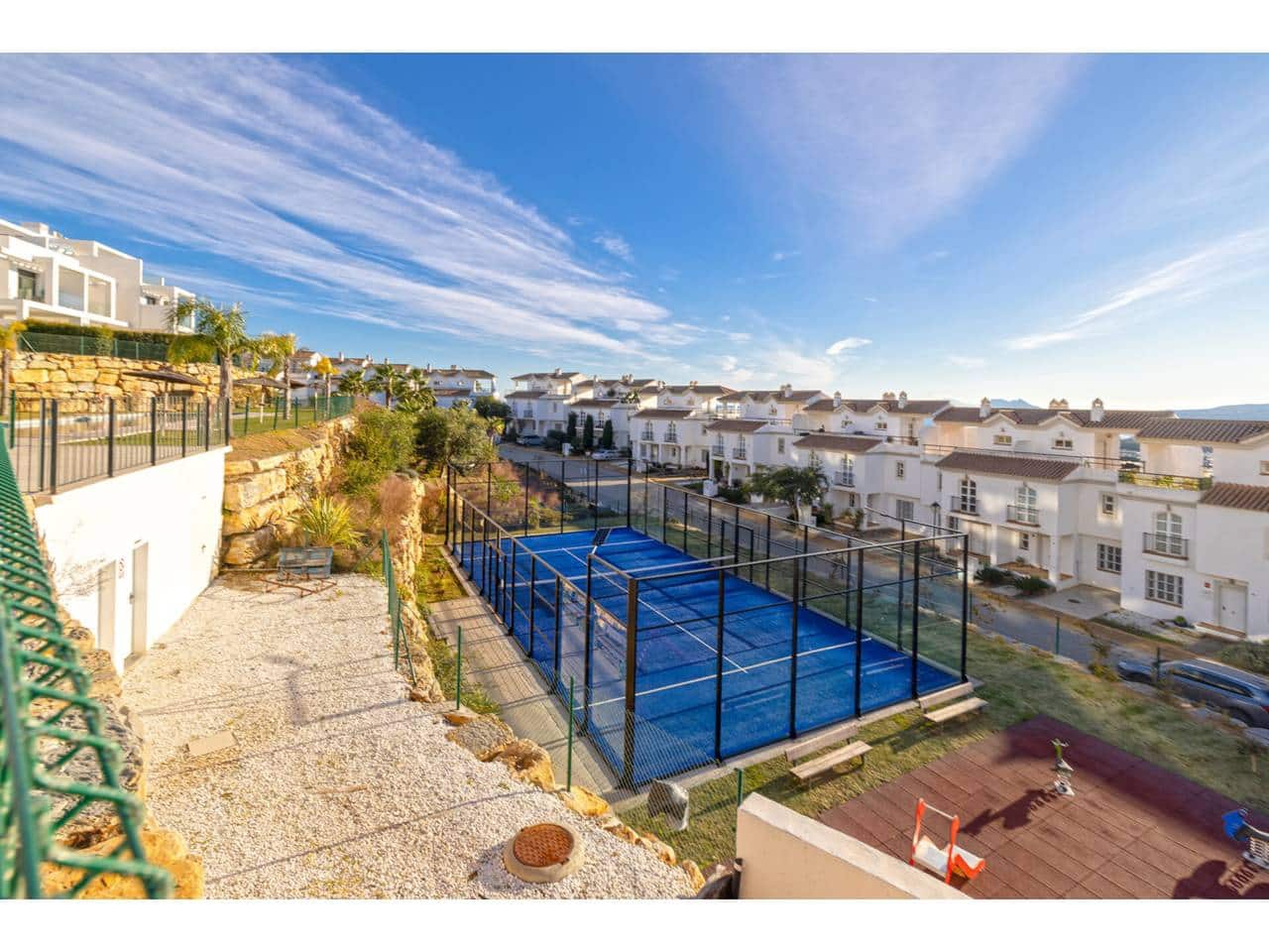 3 soveværelse Byhus til salg i Manilva med swimmingpool garage - € 699.000 (Ref: 9542795)