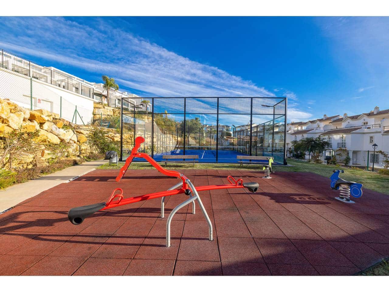 3 soveværelse Byhus til salg i Manilva med swimmingpool garage - € 699.000 (Ref: 9542795)