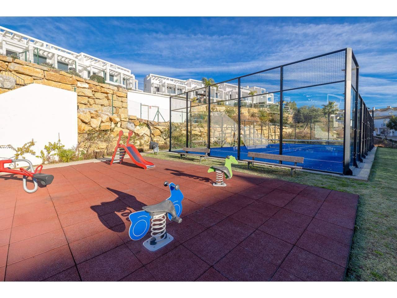 3 soveværelse Byhus til salg i Manilva med swimmingpool garage - € 699.000 (Ref: 9542795)