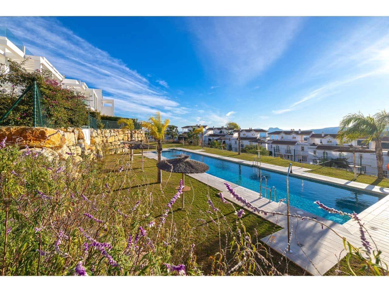 3 soveværelse Byhus til salg i Manilva med swimmingpool garage - € 699.000 (Ref: 9542795)