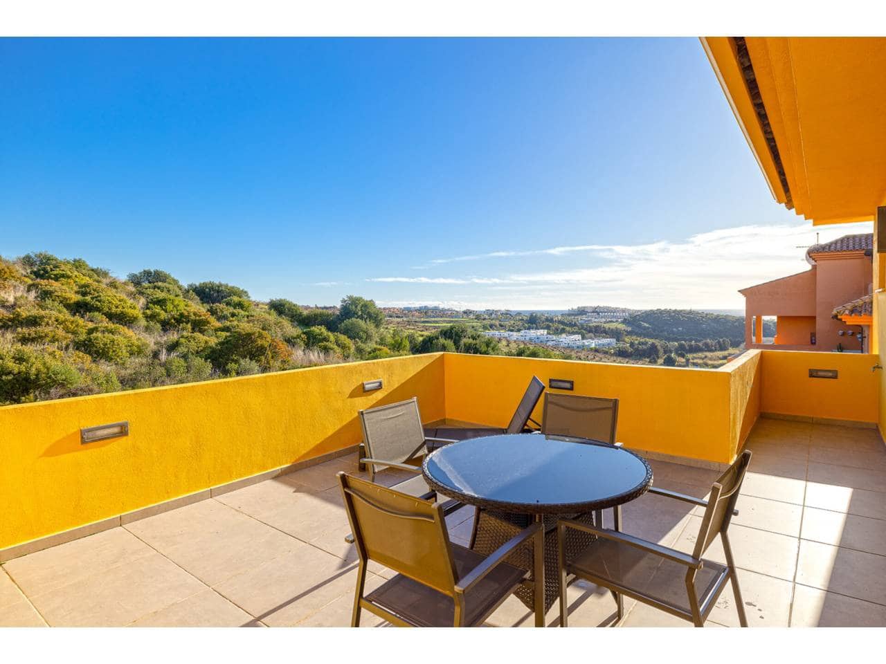 3 Zimmer Penthouse zu verkaufen in Casares mit Pool Garage - 590.000 € (Ref: 9542796)