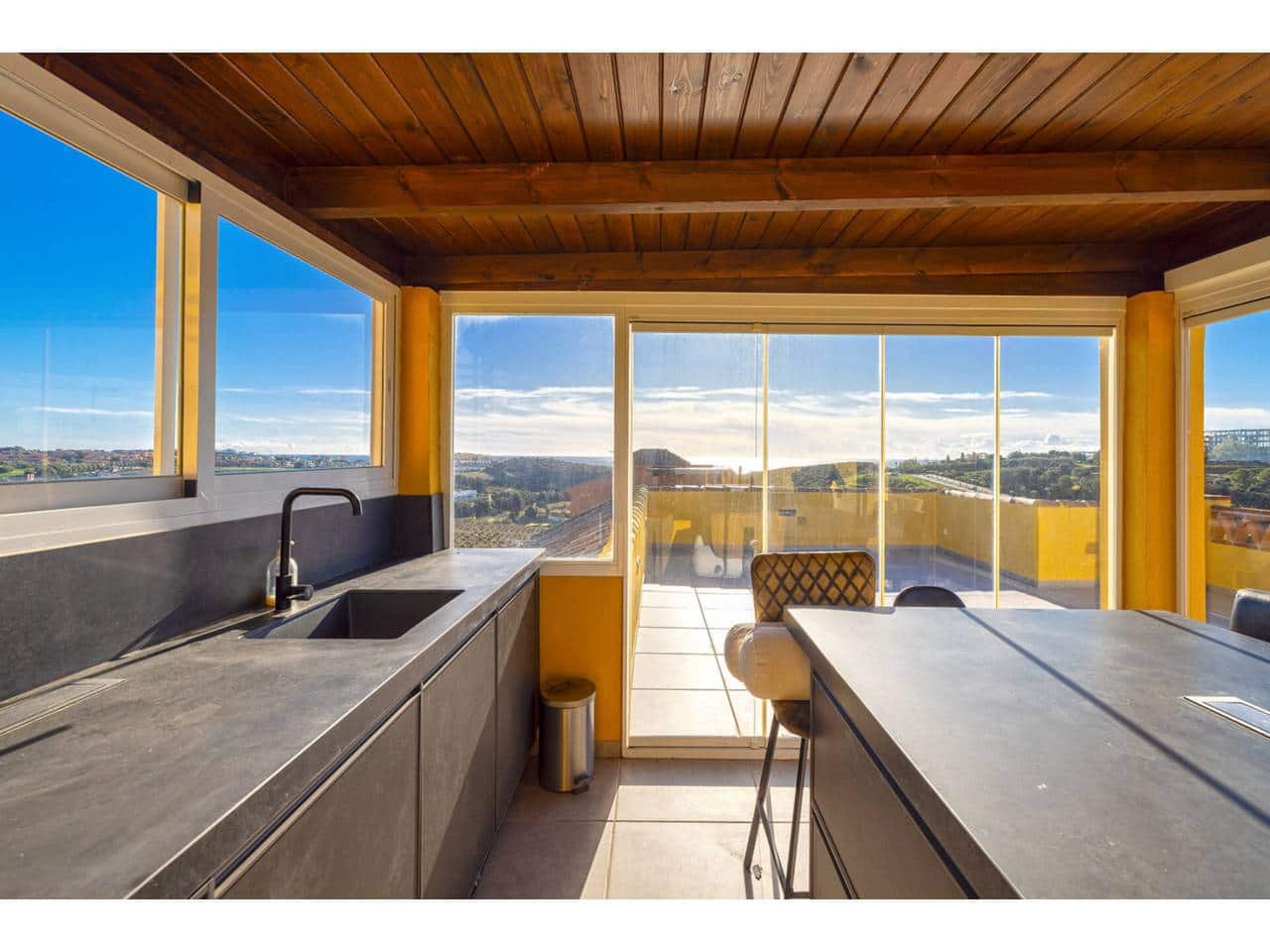 3 Zimmer Penthouse zu verkaufen in Casares mit Pool Garage - 590.000 € (Ref: 9542796)