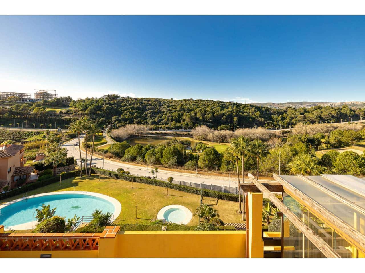 3 Zimmer Penthouse zu verkaufen in Casares mit Pool Garage - 590.000 € (Ref: 9542796)