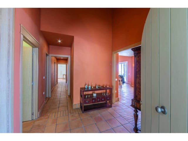 3 bedroom Villa for sale in Benalup with pool garage - € 525,000 (Ref: 9550514)