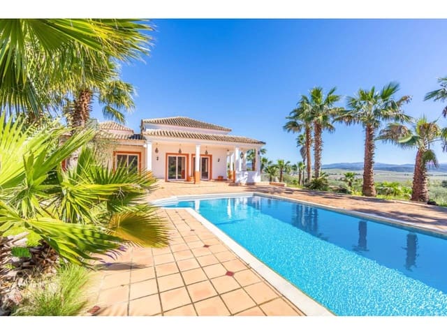 3 bedroom Villa for sale in Benalup with pool garage - € 525,000 (Ref: 9550514)