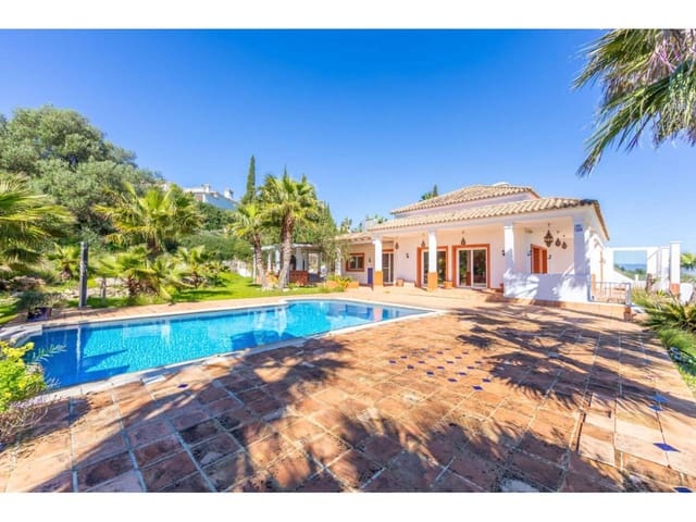 3 bedroom Villa for sale in Benalup with pool garage - € 525,000 (Ref: 9550514)