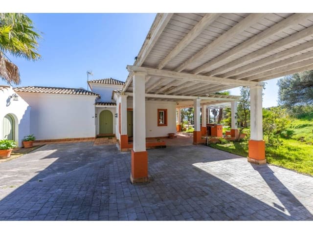 3 bedroom Villa for sale in Benalup with pool garage - € 525,000 (Ref: 9550514)