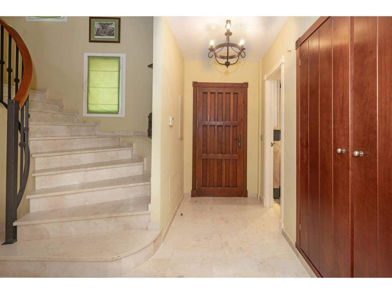 4 makuuhuone Huoneisto myytävänä paikassa Sotogrande mukana uima-altaan 
autotalli - 650 000 € (Ref: 9573682)