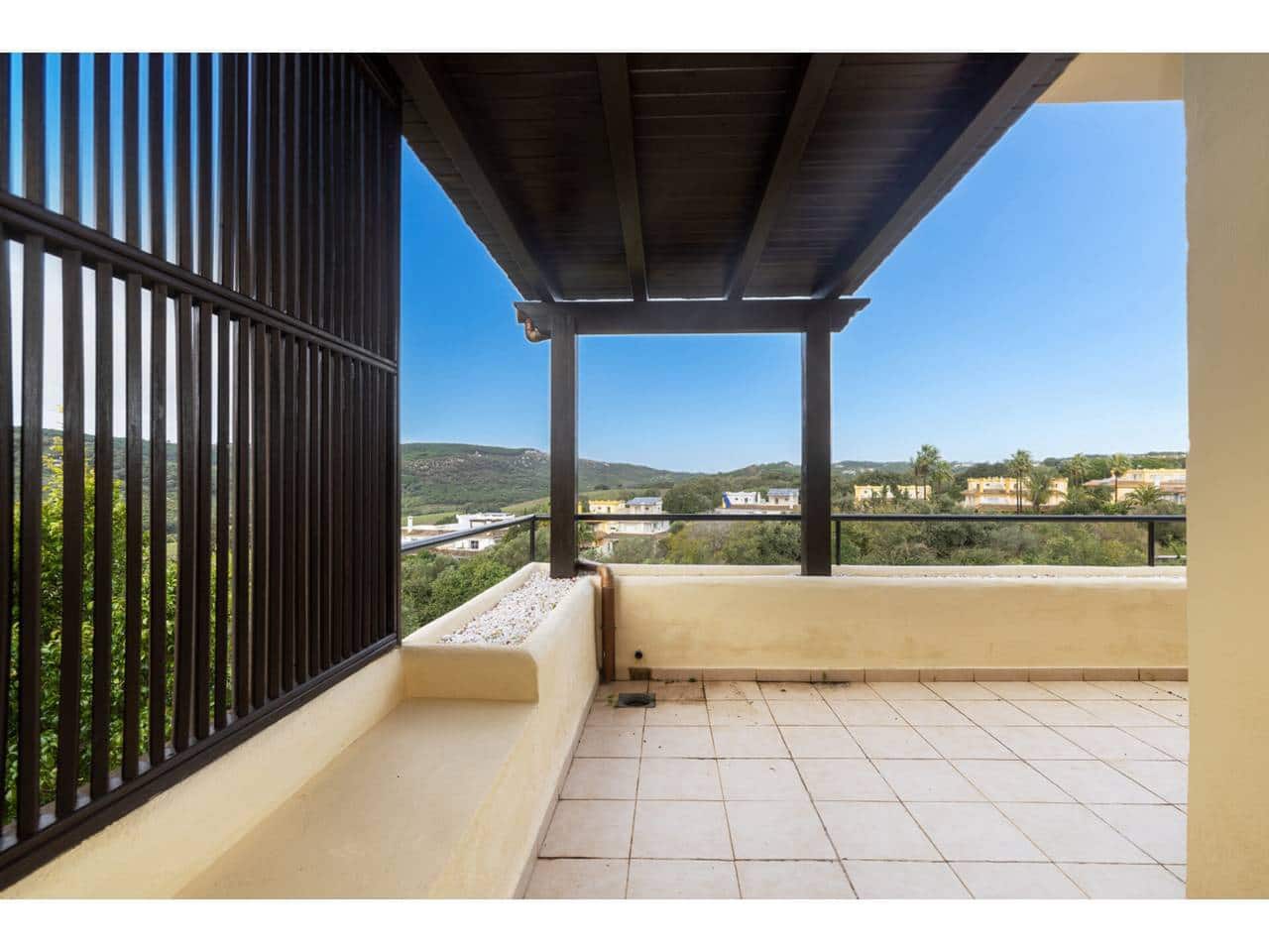 4 makuuhuone Huoneisto myytävänä paikassa Sotogrande mukana uima-altaan 
autotalli - 650 000 € (Ref: 9573682)